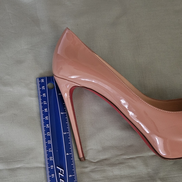 Women's Christian Louboutin Tan Patent Leather Open Toe Pump Heels Size 6 US - Picture 15 of 15